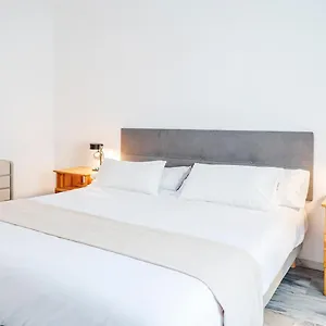 Flipanddo Triana Apartment